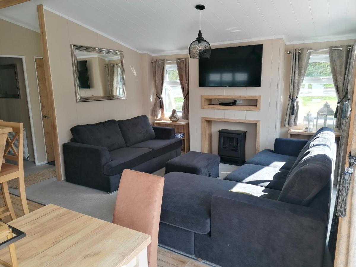 Luxury Lodge On Edge Of New Forest And 800M From Sea Entertainment And Leisure Passes Included Milford-on-Sea Exteriér fotografie