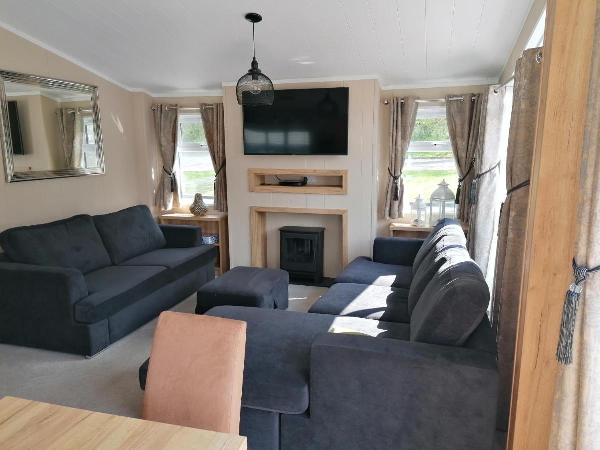 Luxury Lodge On Edge Of New Forest And 800M From Sea Entertainment And Leisure Passes Included Milford-on-Sea Exteriér fotografie