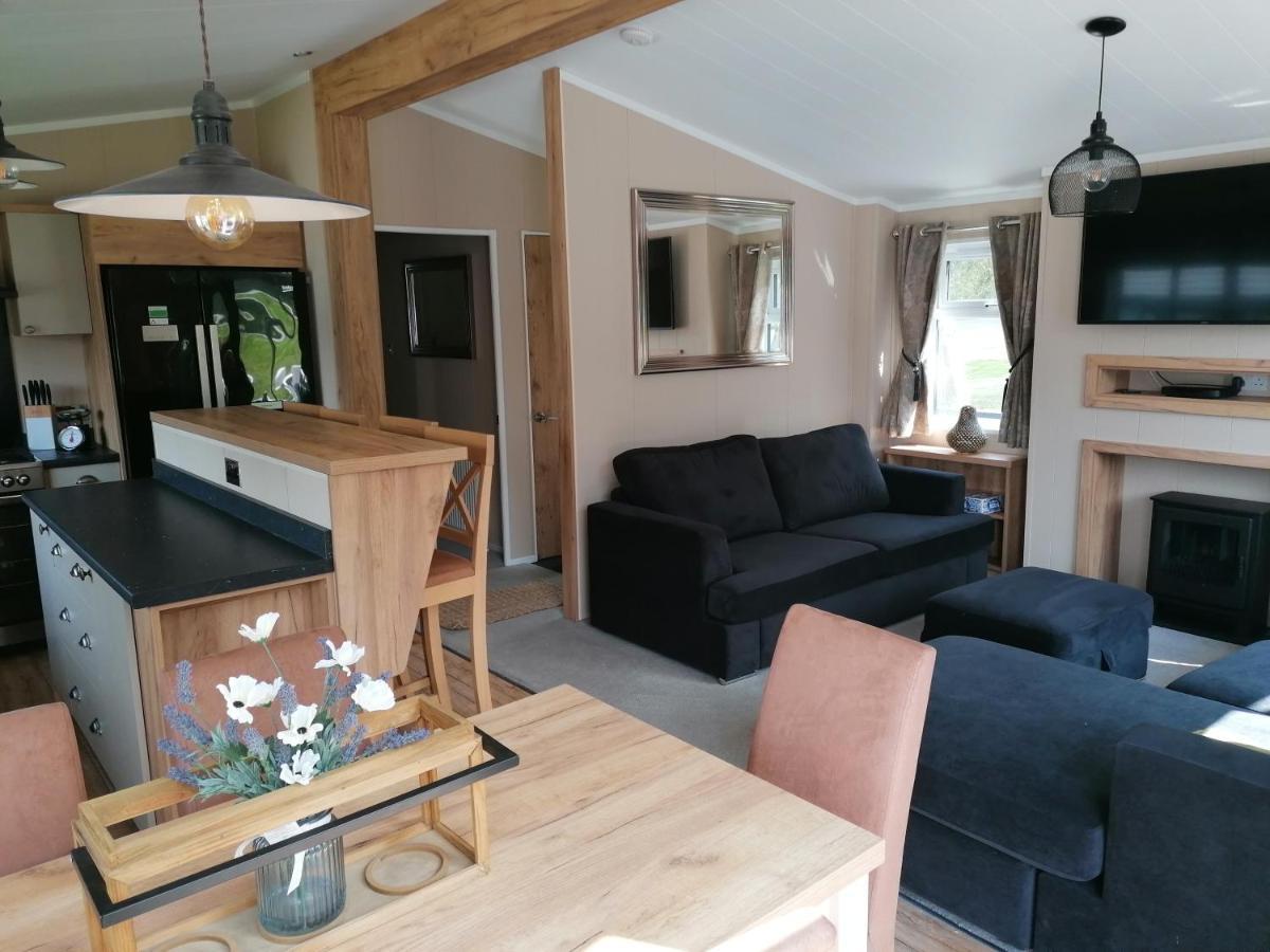 Luxury Lodge On Edge Of New Forest And 800M From Sea Entertainment And Leisure Passes Included Milford-on-Sea Exteriér fotografie