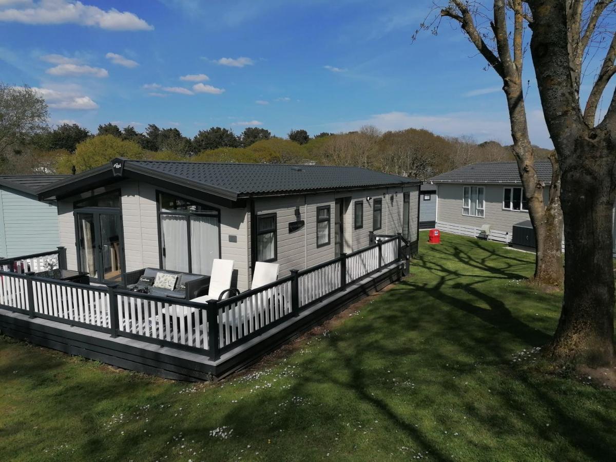 Luxury Lodge On Edge Of New Forest And 800M From Sea Entertainment And Leisure Passes Included Milford-on-Sea Exteriér fotografie