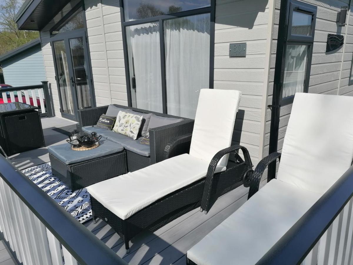 Luxury Lodge On Edge Of New Forest And 800M From Sea Entertainment And Leisure Passes Included Milford-on-Sea Exteriér fotografie