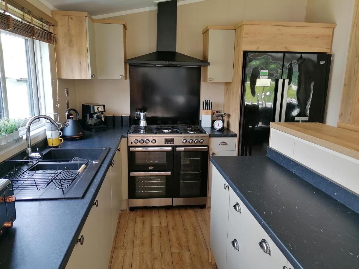Luxury Lodge On Edge Of New Forest And 800M From Sea Entertainment And Leisure Passes Included Milford-on-Sea Exteriér fotografie