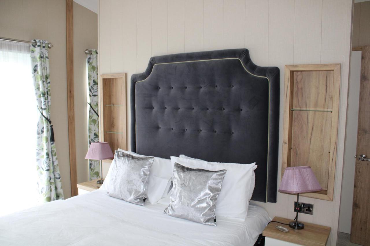 Luxury Lodge On Edge Of New Forest And 800M From Sea Entertainment And Leisure Passes Included Milford-on-Sea Exteriér fotografie
