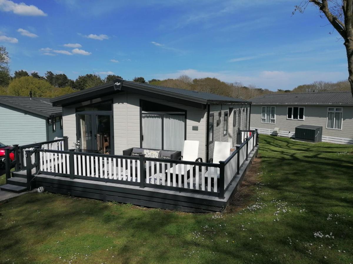 Luxury Lodge On Edge Of New Forest And 800M From Sea Entertainment And Leisure Passes Included Milford-on-Sea Exteriér fotografie