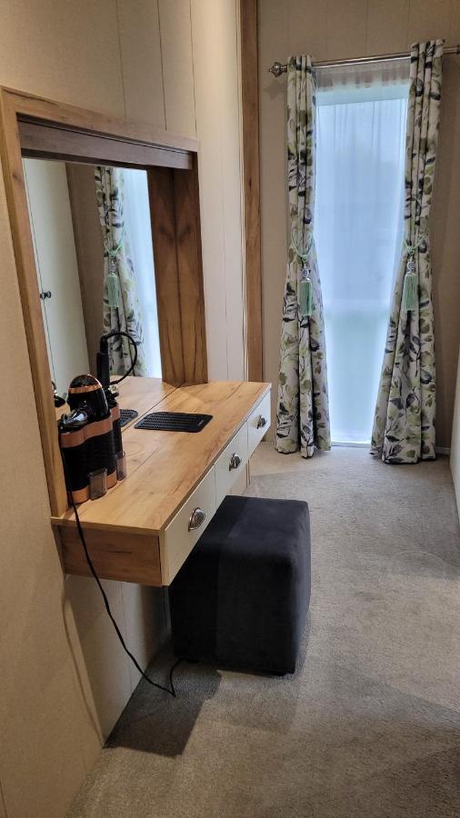 Luxury Lodge On Edge Of New Forest And 800M From Sea Entertainment And Leisure Passes Included Milford-on-Sea Exteriér fotografie