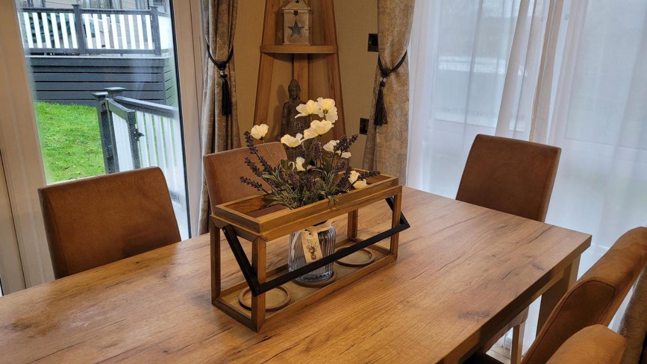 Luxury Lodge On Edge Of New Forest And 800M From Sea Entertainment And Leisure Passes Included Milford-on-Sea Exteriér fotografie