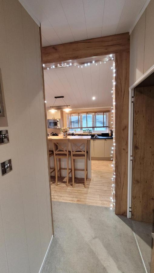 Luxury Lodge On Edge Of New Forest And 800M From Sea Entertainment And Leisure Passes Included Milford-on-Sea Exteriér fotografie