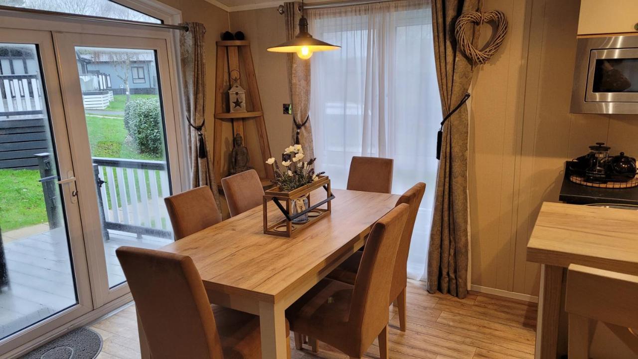 Luxury Lodge On Edge Of New Forest And 800M From Sea Entertainment And Leisure Passes Included Milford-on-Sea Exteriér fotografie